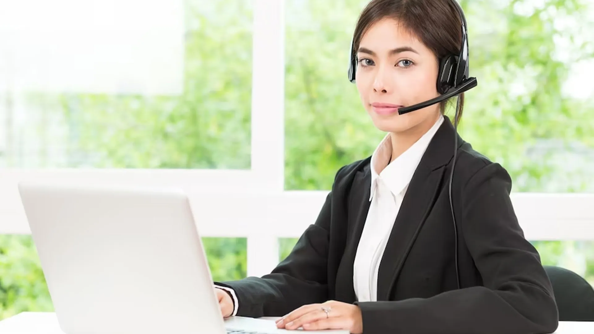 Hình ảnh đội ngũ hỗ trợ khách hàng chuyên nghiệp của winvn